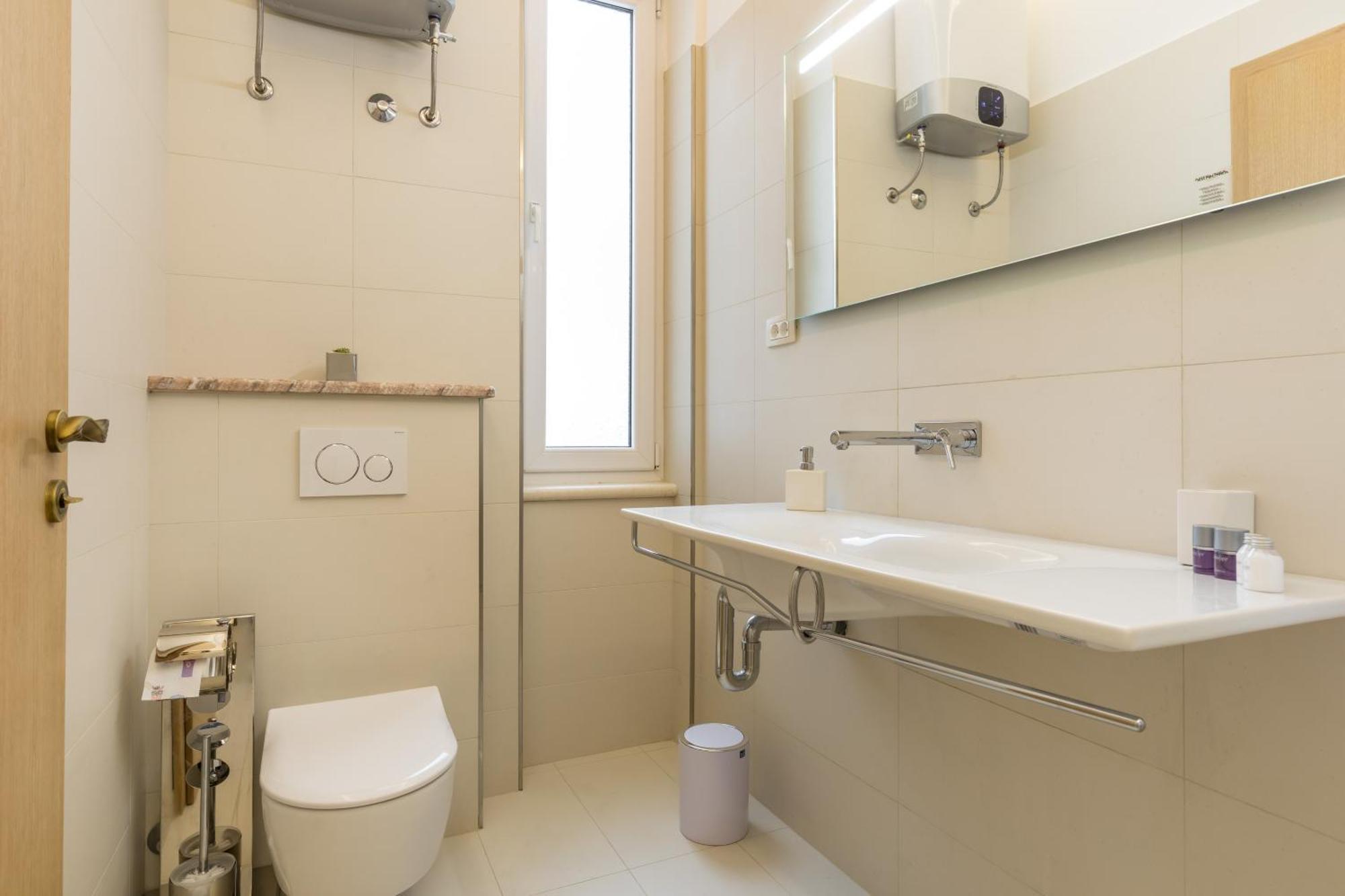 Maniva Old Town Luxury Rooms - Prime Spot By Riva Promenade Split Exterior photo